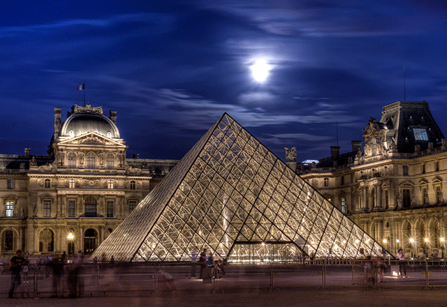 Louvre-Pyramid
